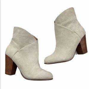 Joe's Jeans Cream Suede Ankle Boots size 9